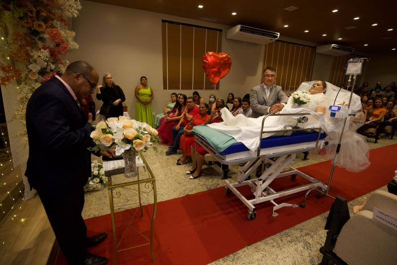 PACIENTE ONCOLÓGICA CELEBRA CASAMENTO NO HOSPITAL OPHIR LOYOLA