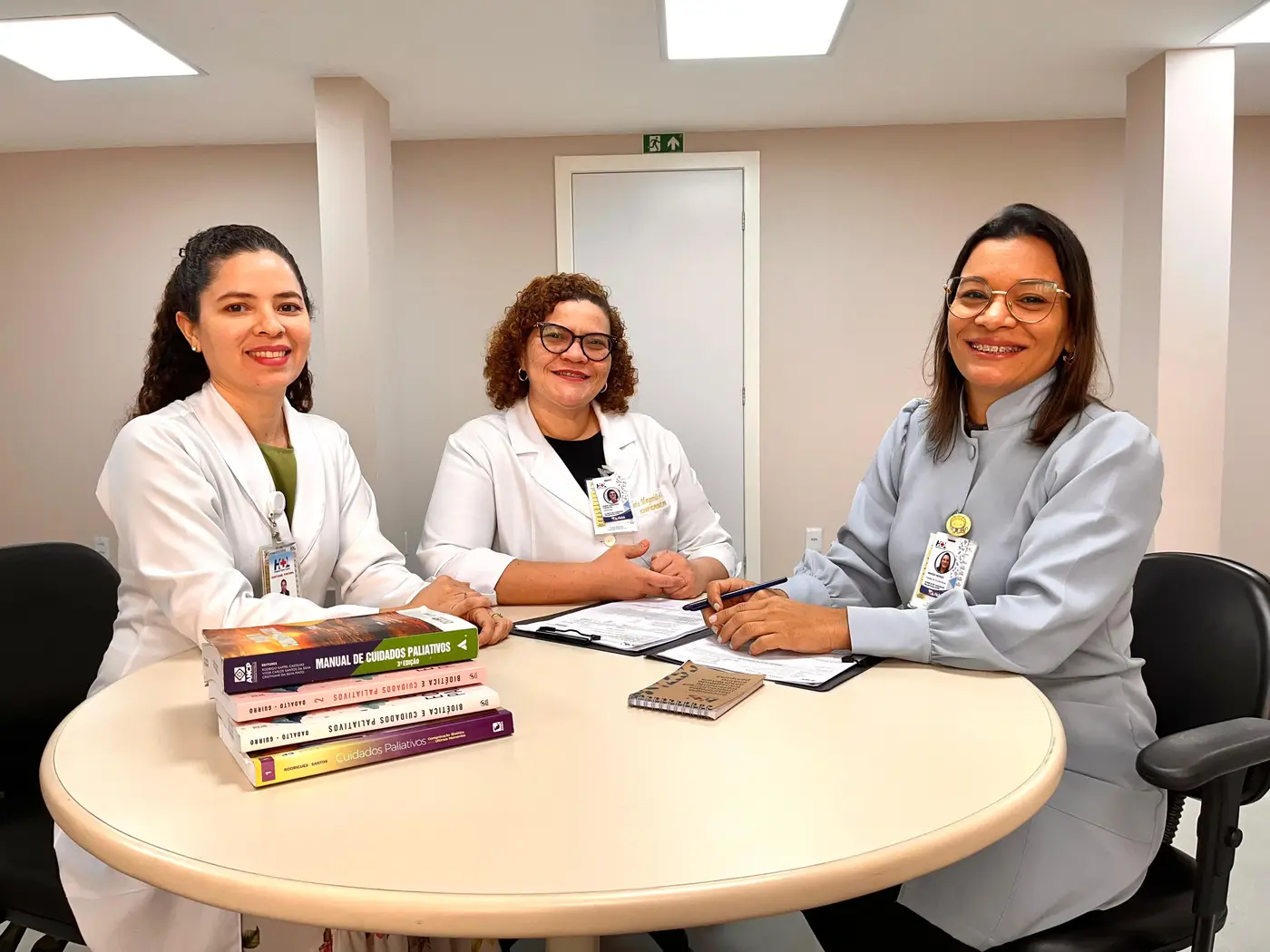 Especialistas do HOL lançam e-book sobre interdisciplinaridade no atendimento domiciliar